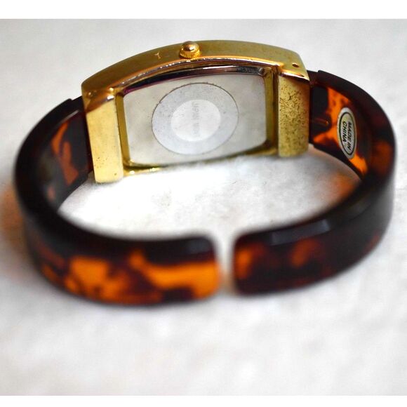 Geneva Trendy Tortoise Shell 5"Gold Tone Cuff New Battery Like New Watch - Picture 4 of 5